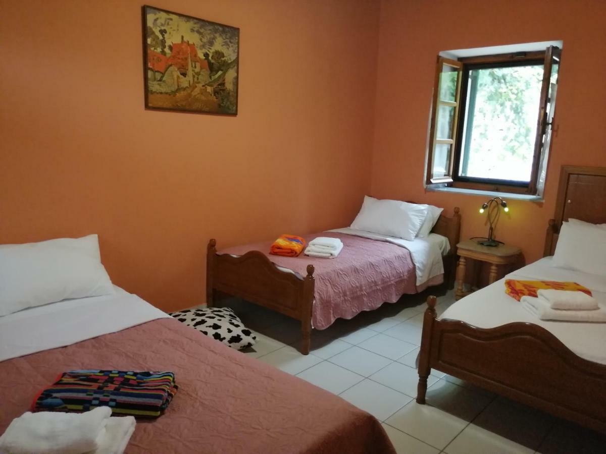 Rodomelo House - 3 Bedrooms Leonídion Extérieur photo